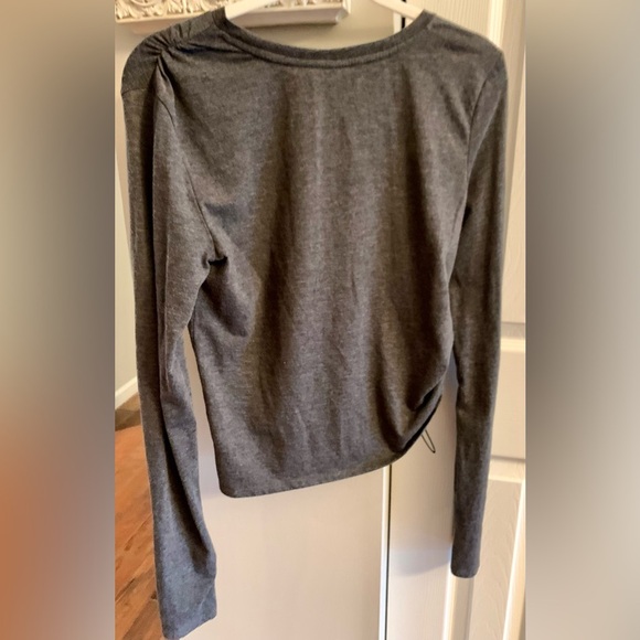 Free People Movement Side Ruched Grey
Crop Long Sleeve Size L - Picture 8 of 10